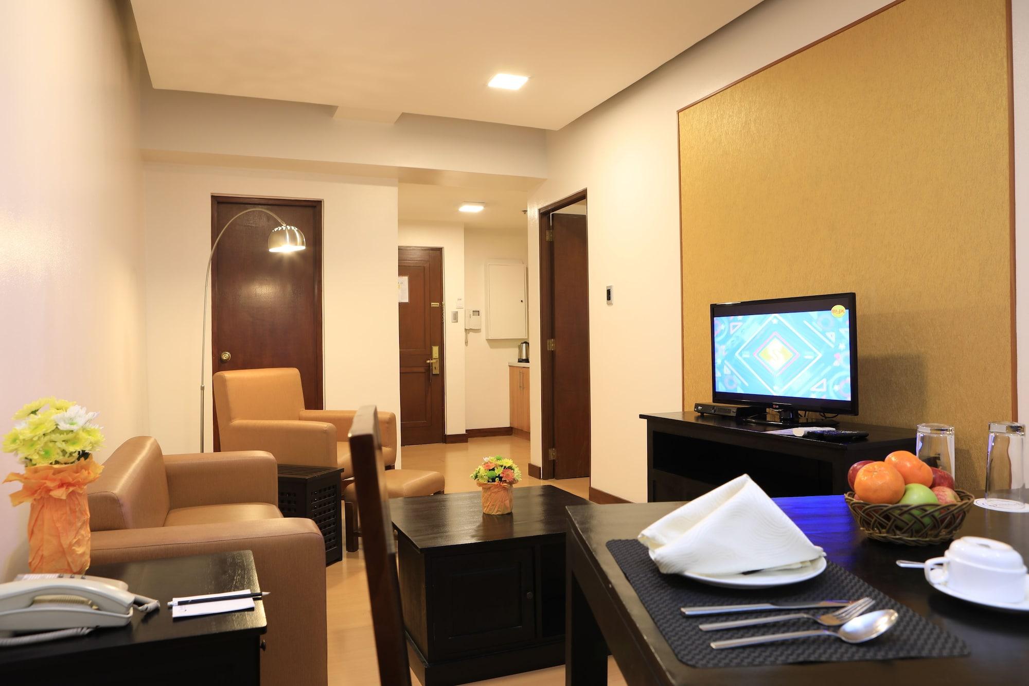 The Malayan Plaza Hotel Pasig City Exterior photo