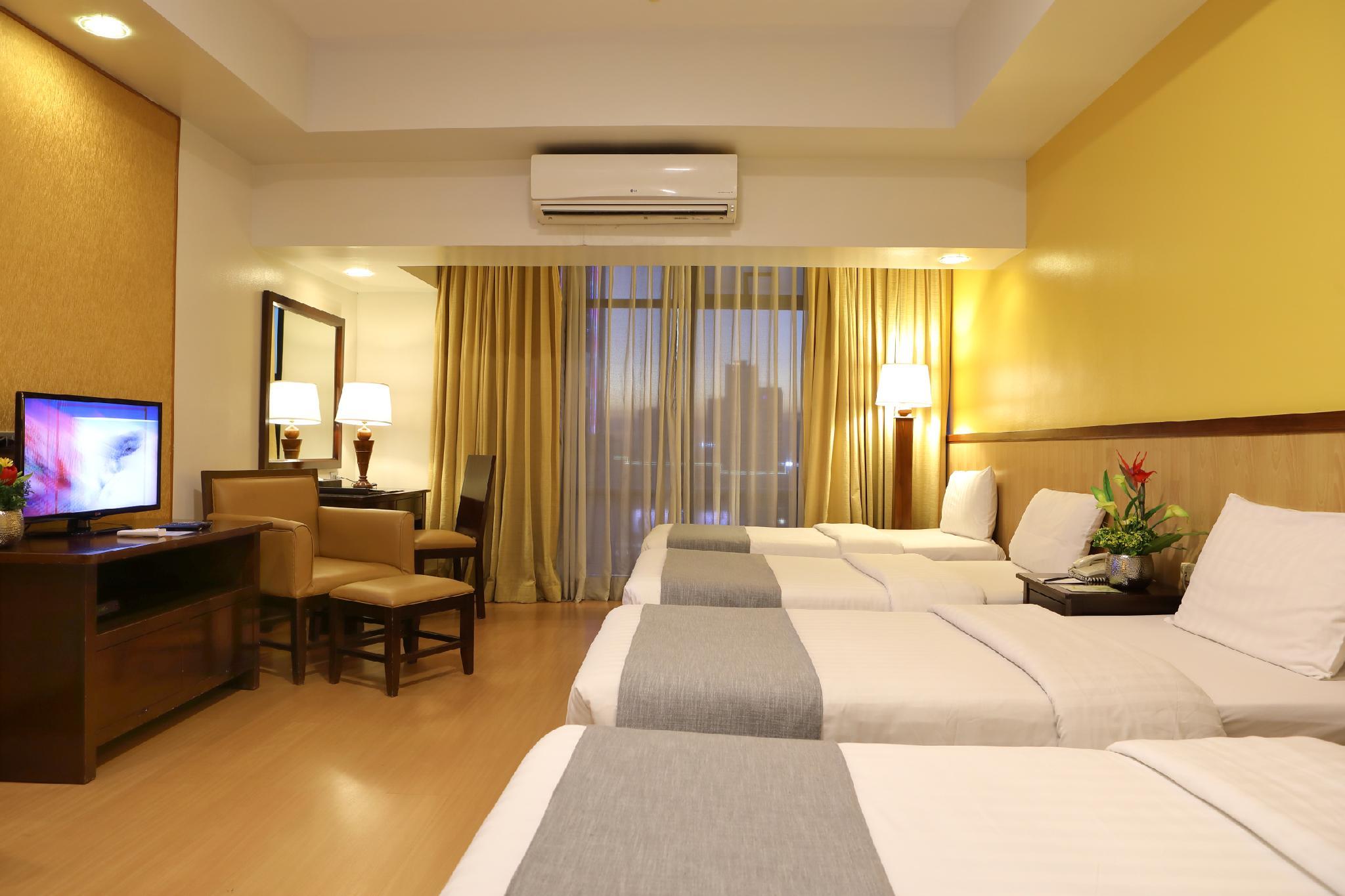 The Malayan Plaza Hotel Pasig City Exterior photo