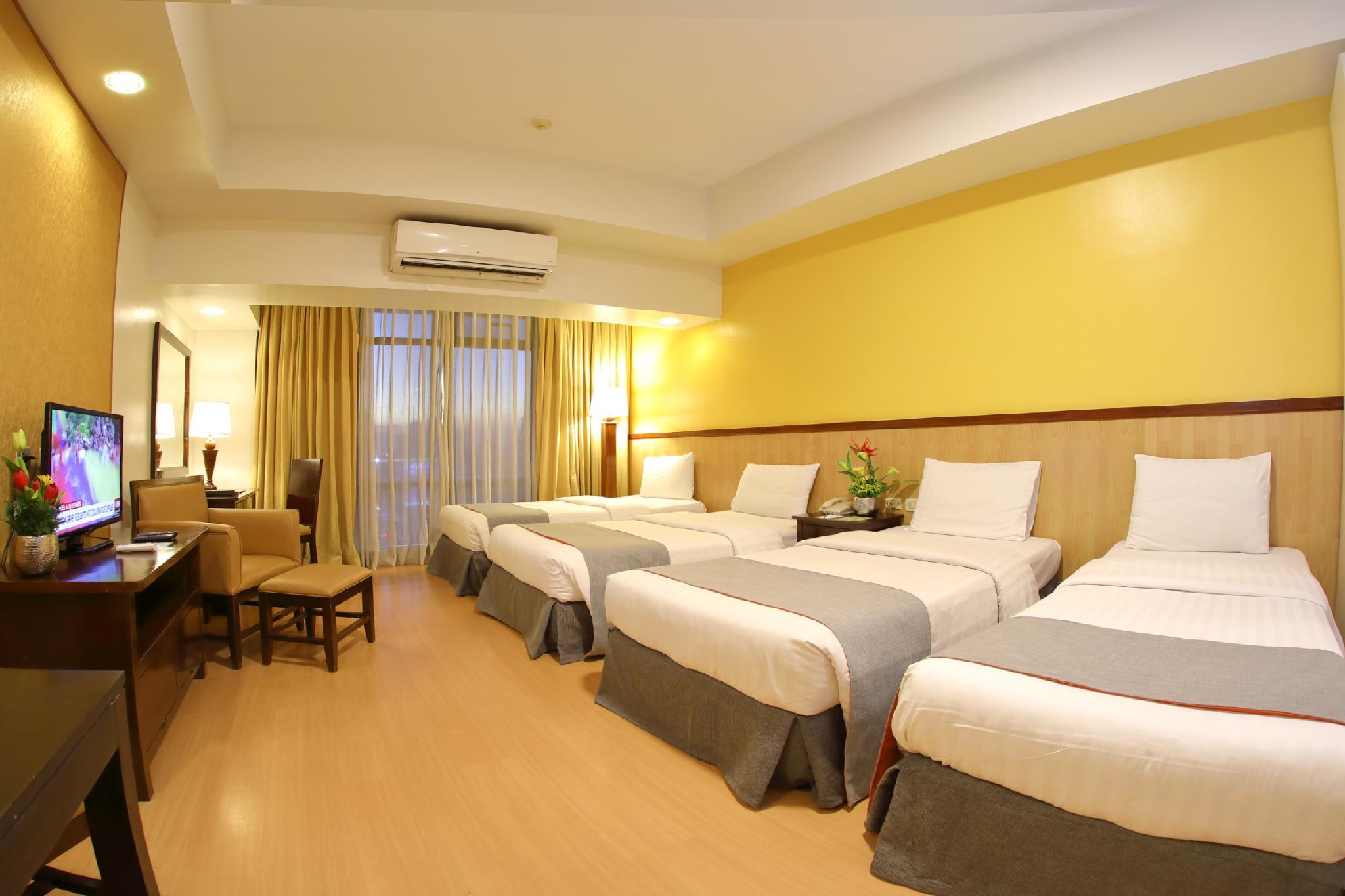 The Malayan Plaza Hotel Pasig City Exterior photo
