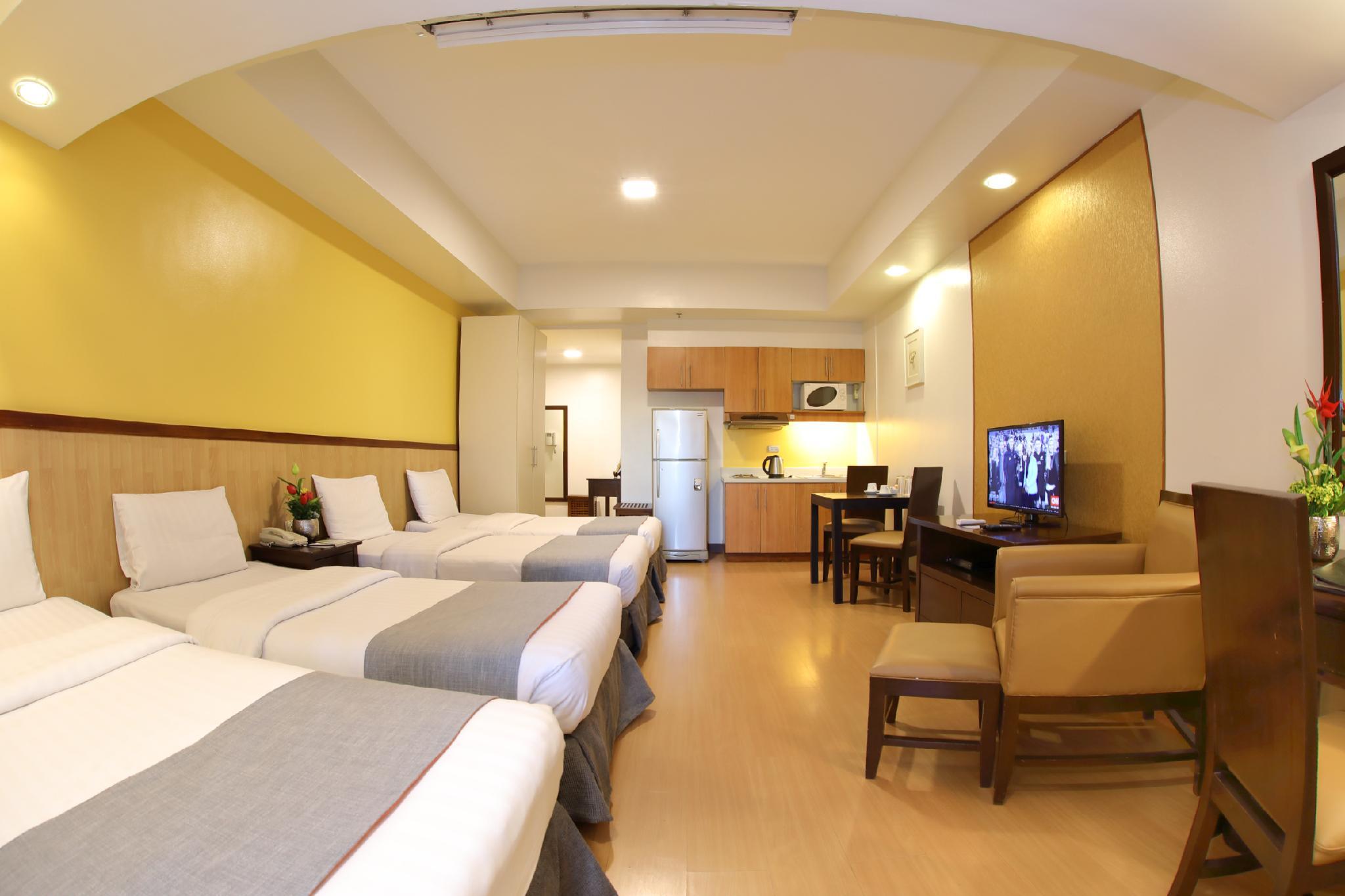 The Malayan Plaza Hotel Pasig City Exterior photo