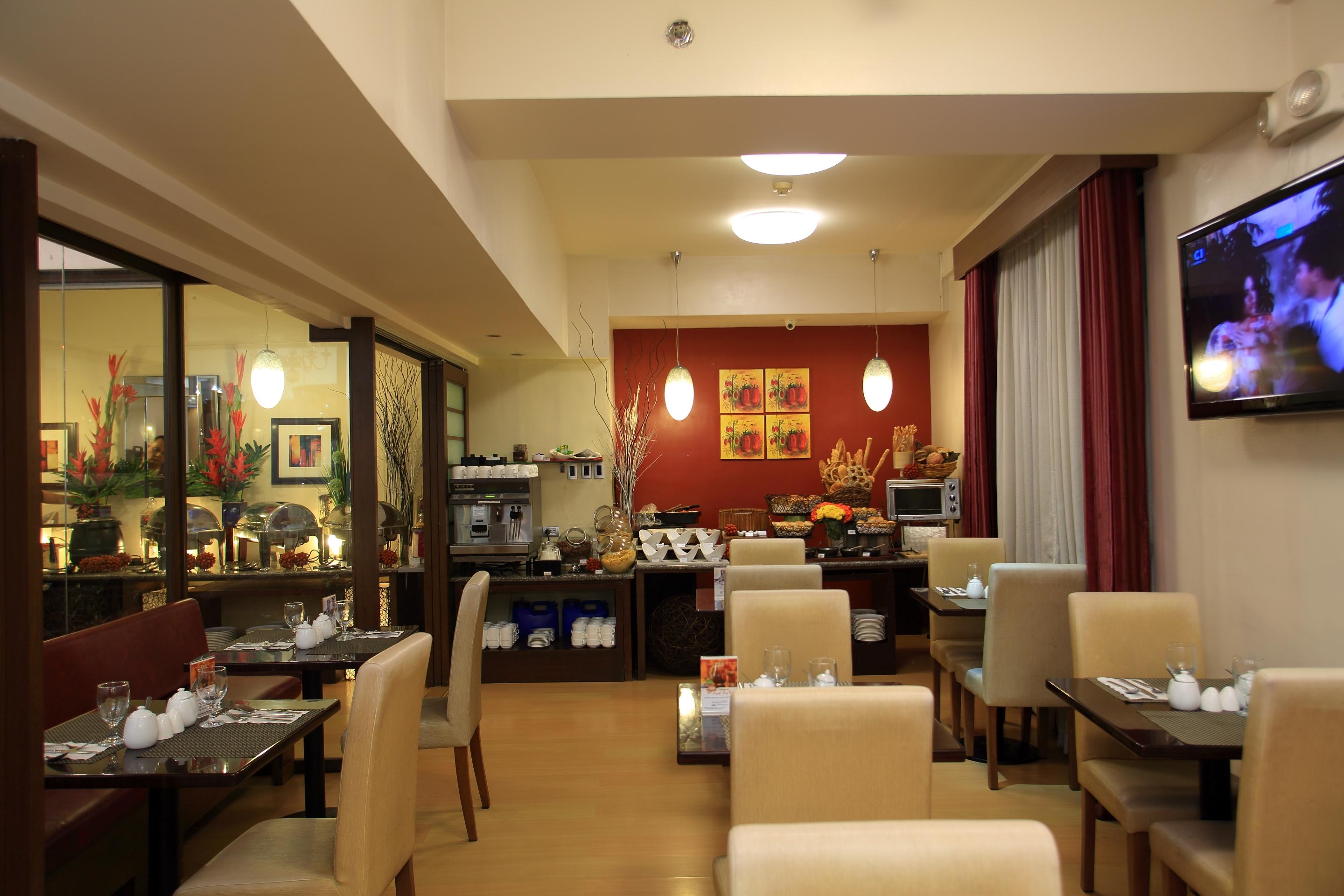 The Malayan Plaza Hotel Pasig City Exterior photo