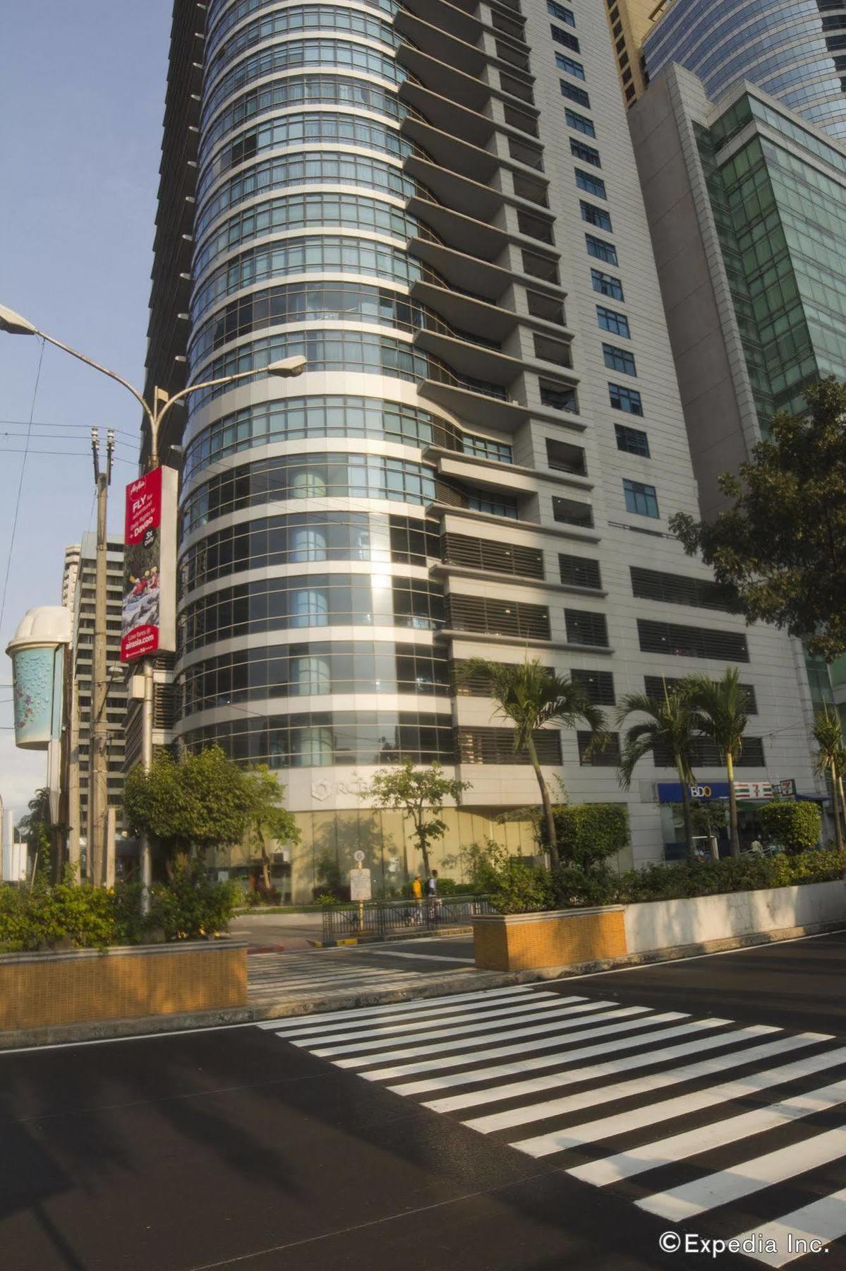 The Malayan Plaza Hotel Pasig City Exterior photo