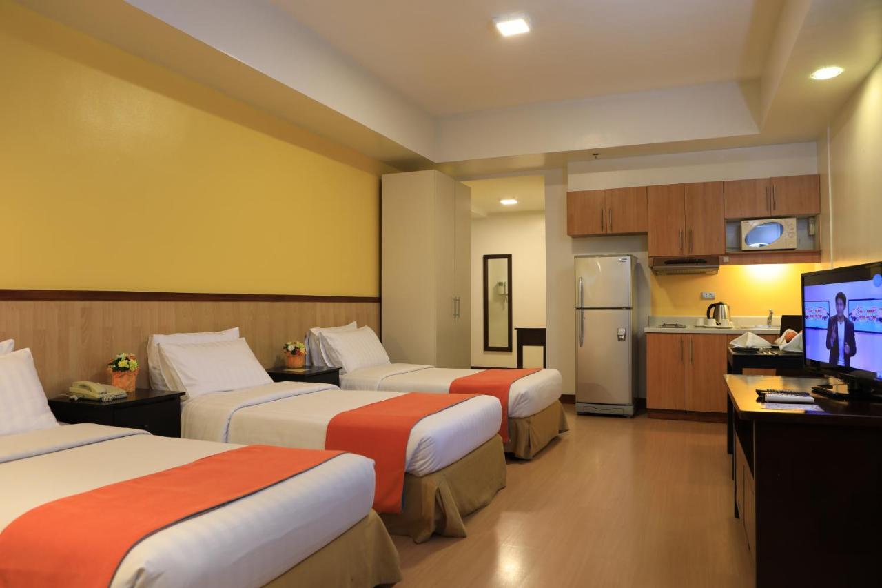 The Malayan Plaza Hotel Pasig City Exterior photo